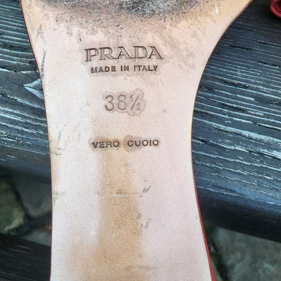 Prada Low Heel Red Sandles with Gold Heel and Logo Buckle Prada Size 38.5 US 8.5 - Picture 9 of 10
